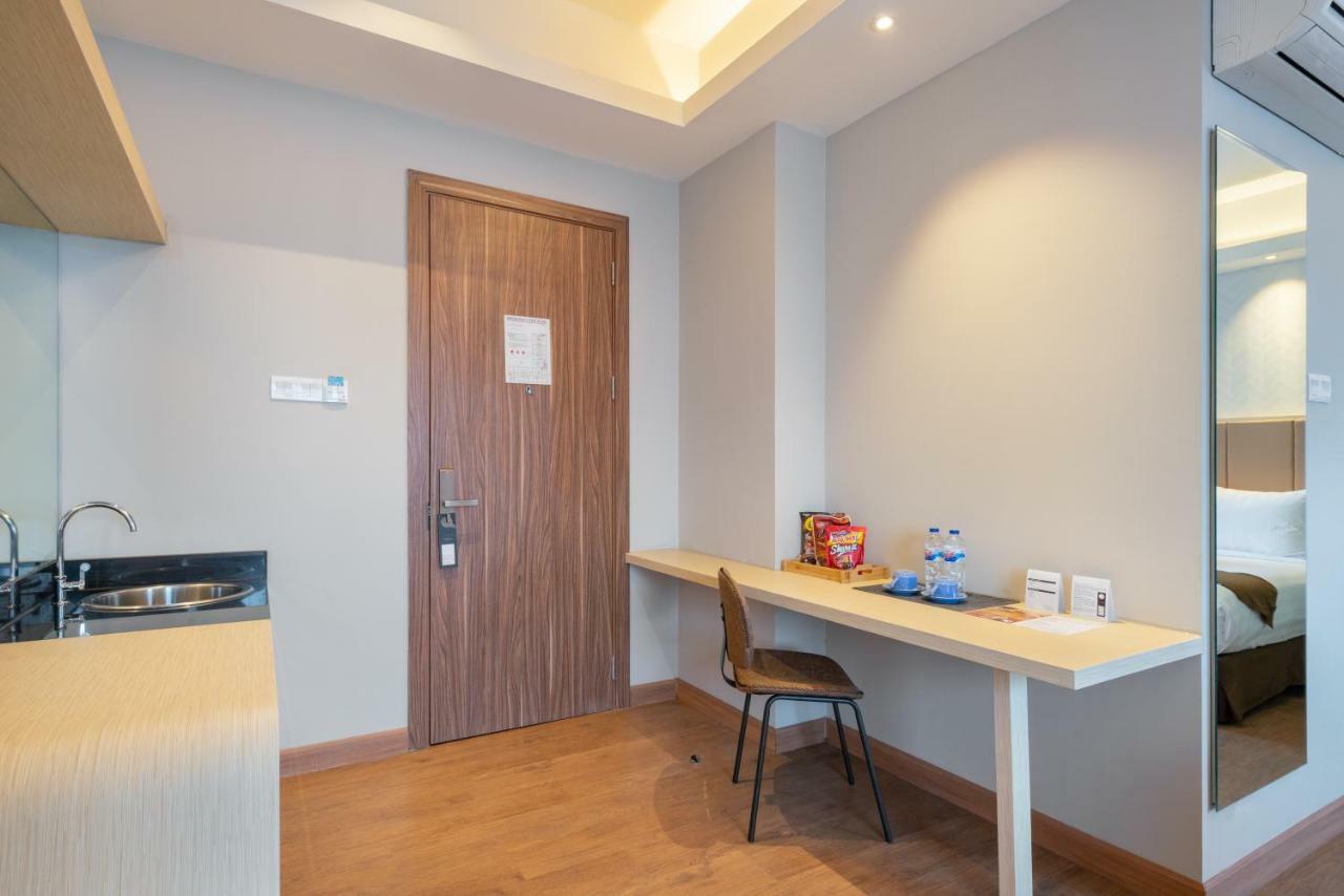 Luminor Hotel Airport Sidoarjo By Wh , Best Choice And Strategic Location With A Rooftop Area In Town Esterno foto