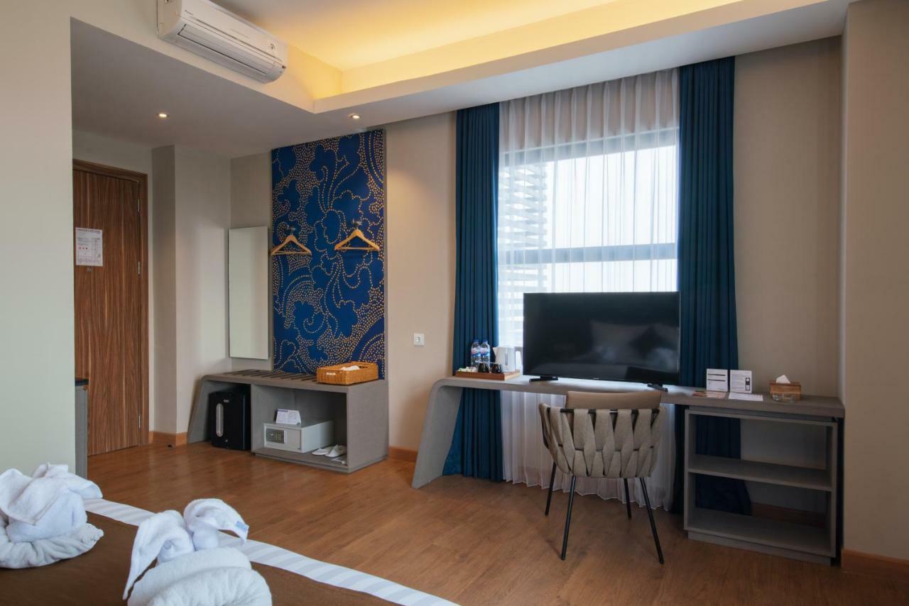 Luminor Hotel Airport Sidoarjo By Wh , Best Choice And Strategic Location With A Rooftop Area In Town Esterno foto